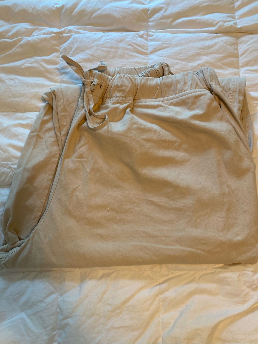 Shelter Jules pant in Ivory.  Cream Wide-Leg Drawstring Pants back pocket. - Picture 2 of 4